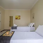 PR143 - PRÓXIMO A AVENIDA BRASIL, GARAGEM CAMIONETE, 4 DORM, CLIMATIZADO, Wi-Fi