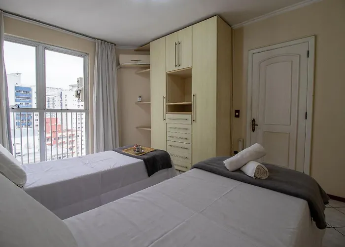 PR143 - PRÓXIMO A AVENIDA BRASIL, GARAGEM CAMIONETE, 4 DORM, CLIMATIZADO, Wi-Fi