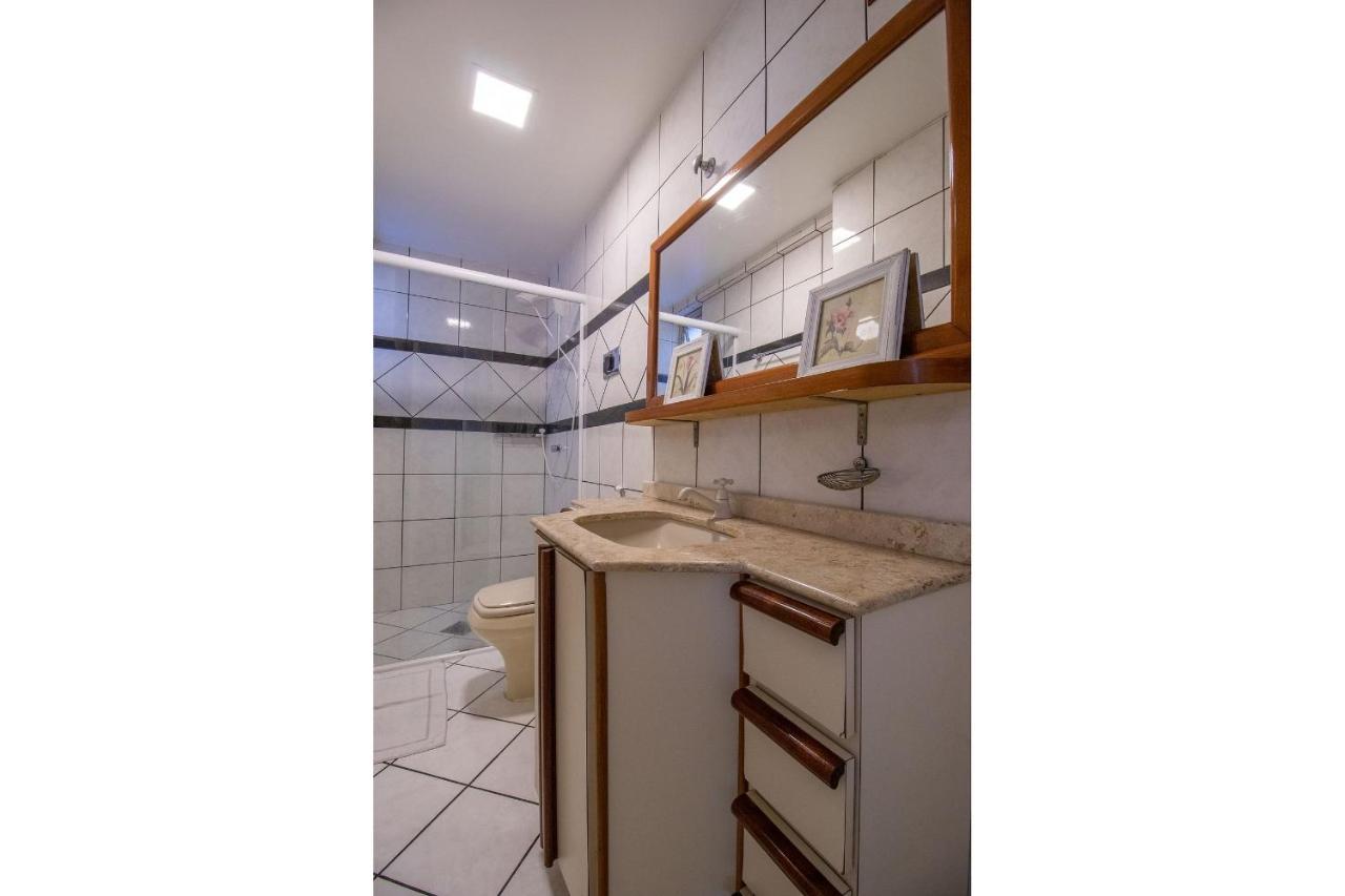 Pr143 - Próximo A Avenida Brasil, Garagem Camionete, 4 Dorm, Climatizado, Wi-fi Apartamento *